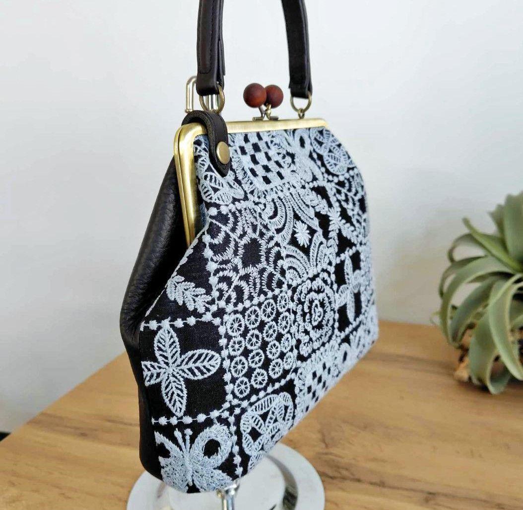 【専用】/フォレストタイルグレイ/木玉がま口革ブラック