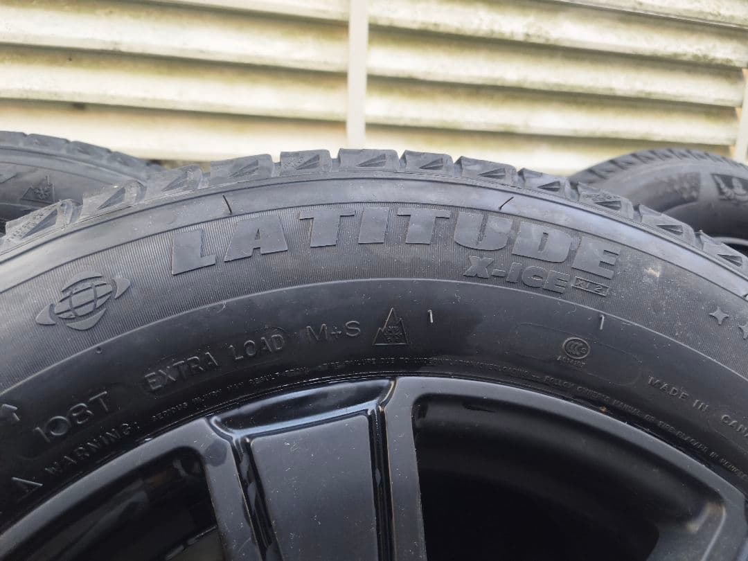 LATITUDE X-ICE 235/65R17 4本セット　スタッドレス