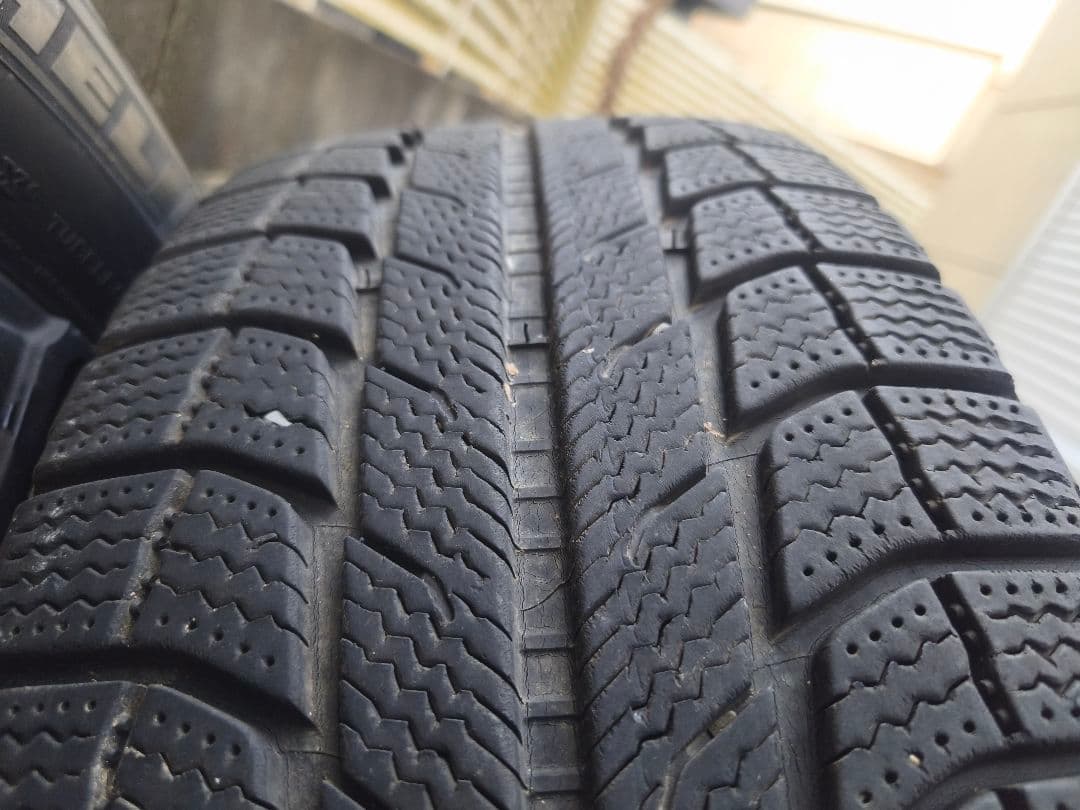 LATITUDE X-ICE 235/65R17 4本セット　スタッドレス