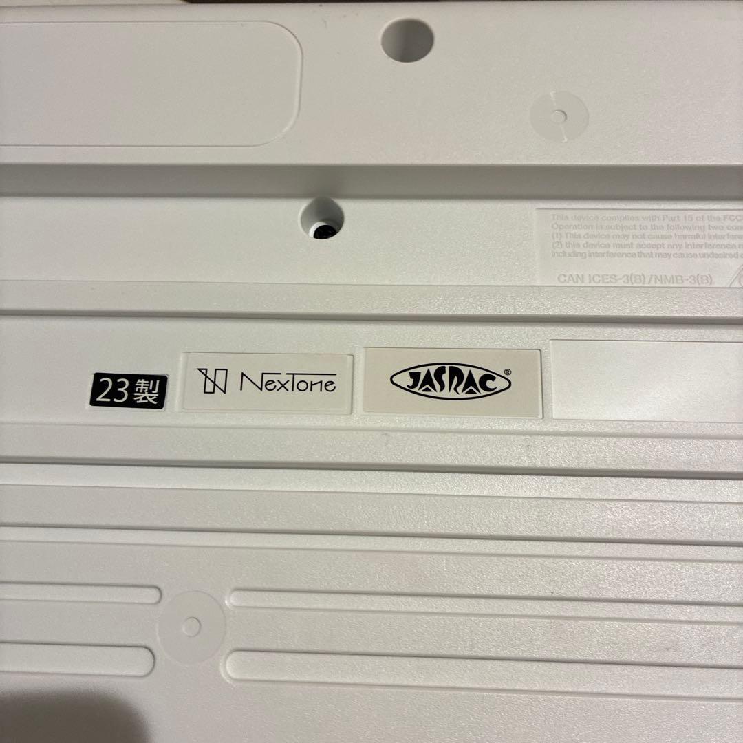 CASIO LK-330 ホワイト 61鍵 光る鍵盤マイク未開封イヤホン付き