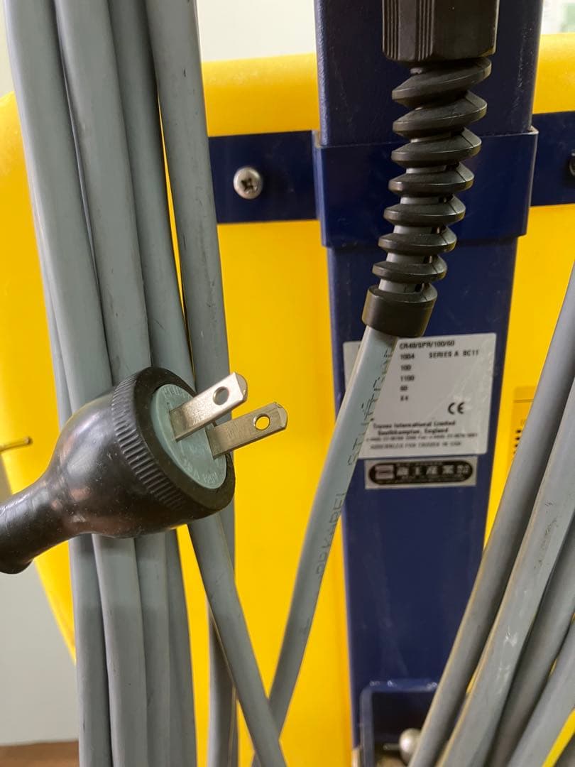 蔵王産業 スプレーバルチャー CR48 スリーブラシ式カーペット洗浄機 100V