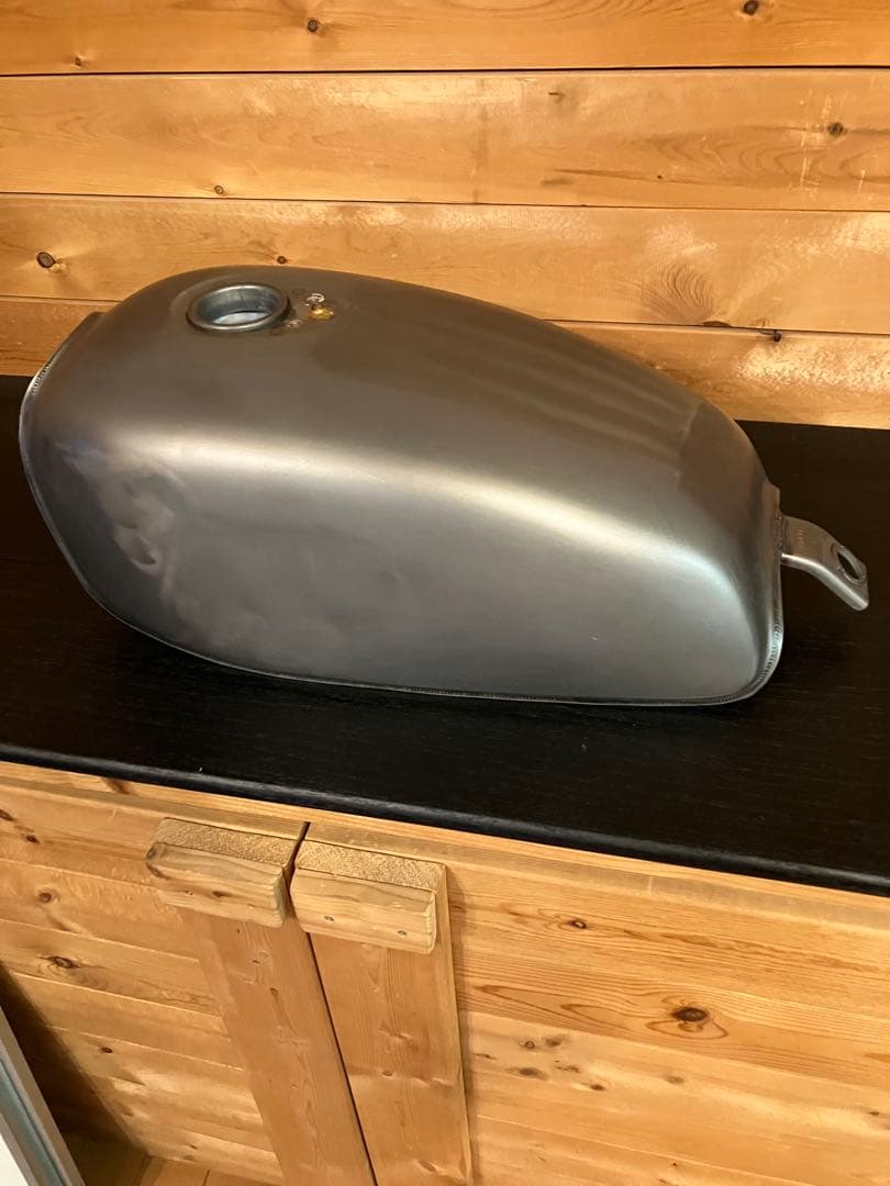 Kawasaki 250TR タンク　無塗装仕上げ　凹み無し　エストレヤにも