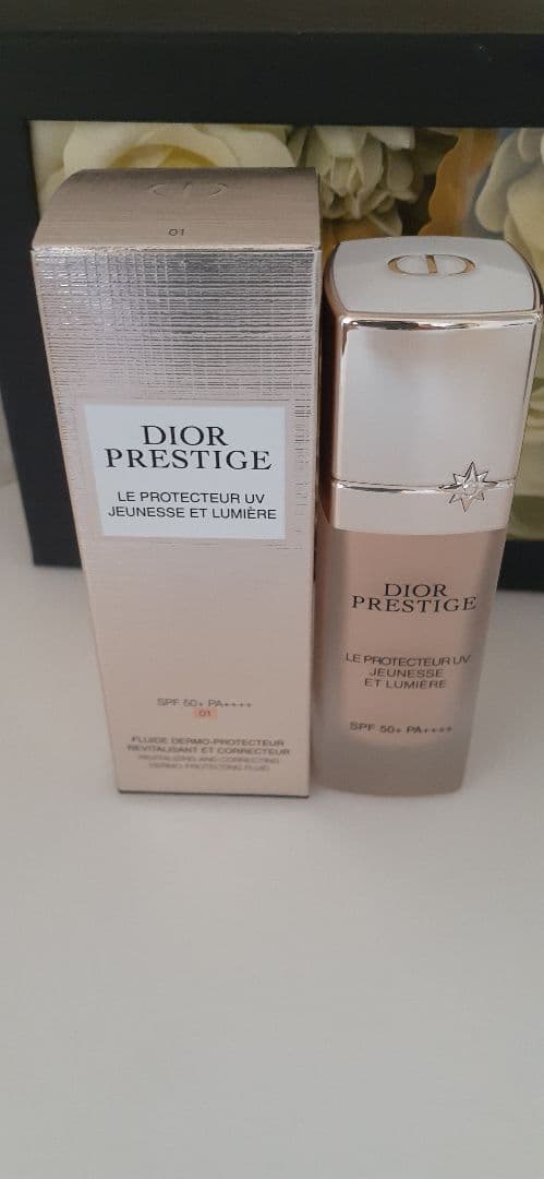 Dior プレステージ ホワイト ル プロテクターUVルミエール BB 01