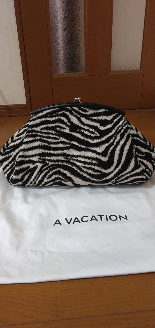 A VACATION ゼブラ柄 クラッチバッグ