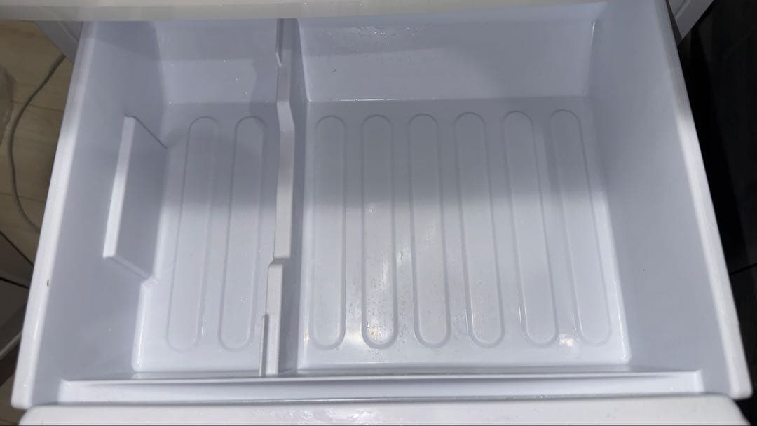 初売り！SHARP 冷蔵庫　137L(冷蔵91+冷凍46) SJ-D14B-W