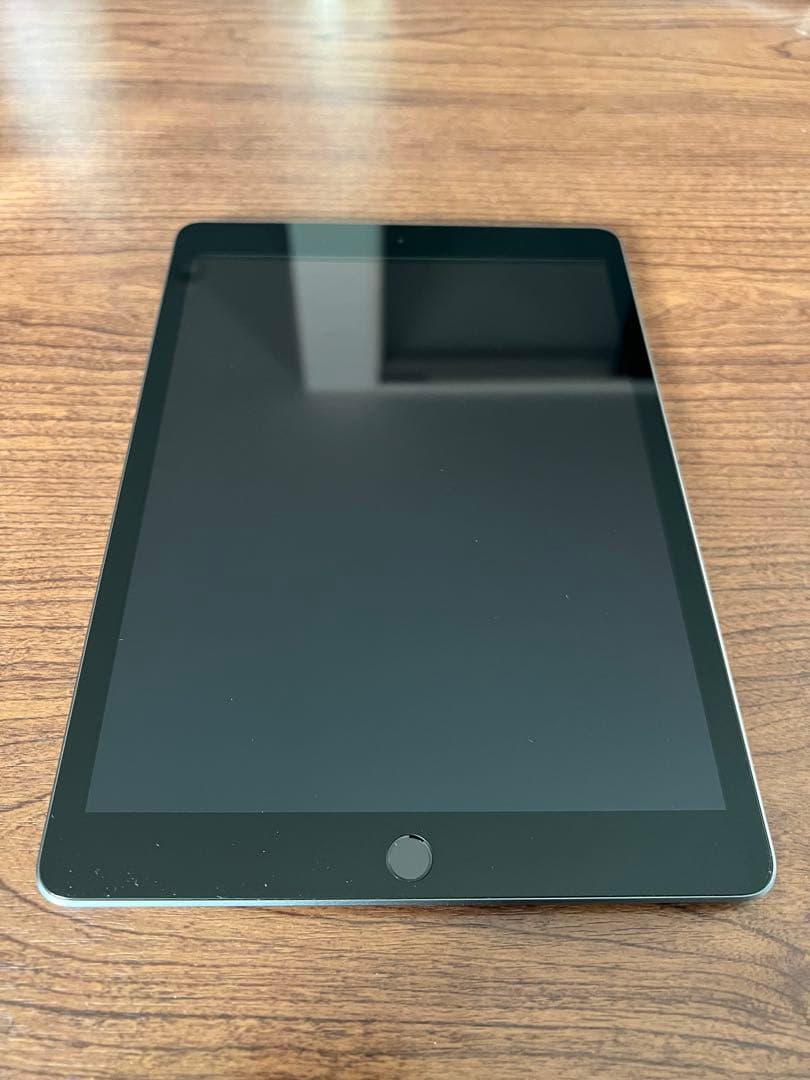 iPad第7世代 32GB Wi-Fiモデル スペースグレイ ※esrカバー付き