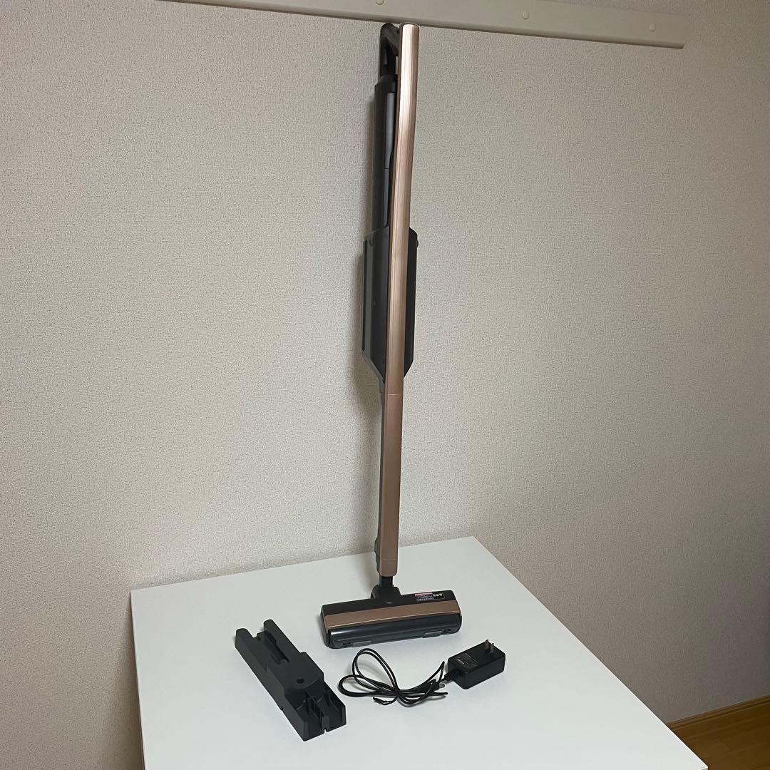 Panasonic　コードレススティック掃除機　MC-PBP101J