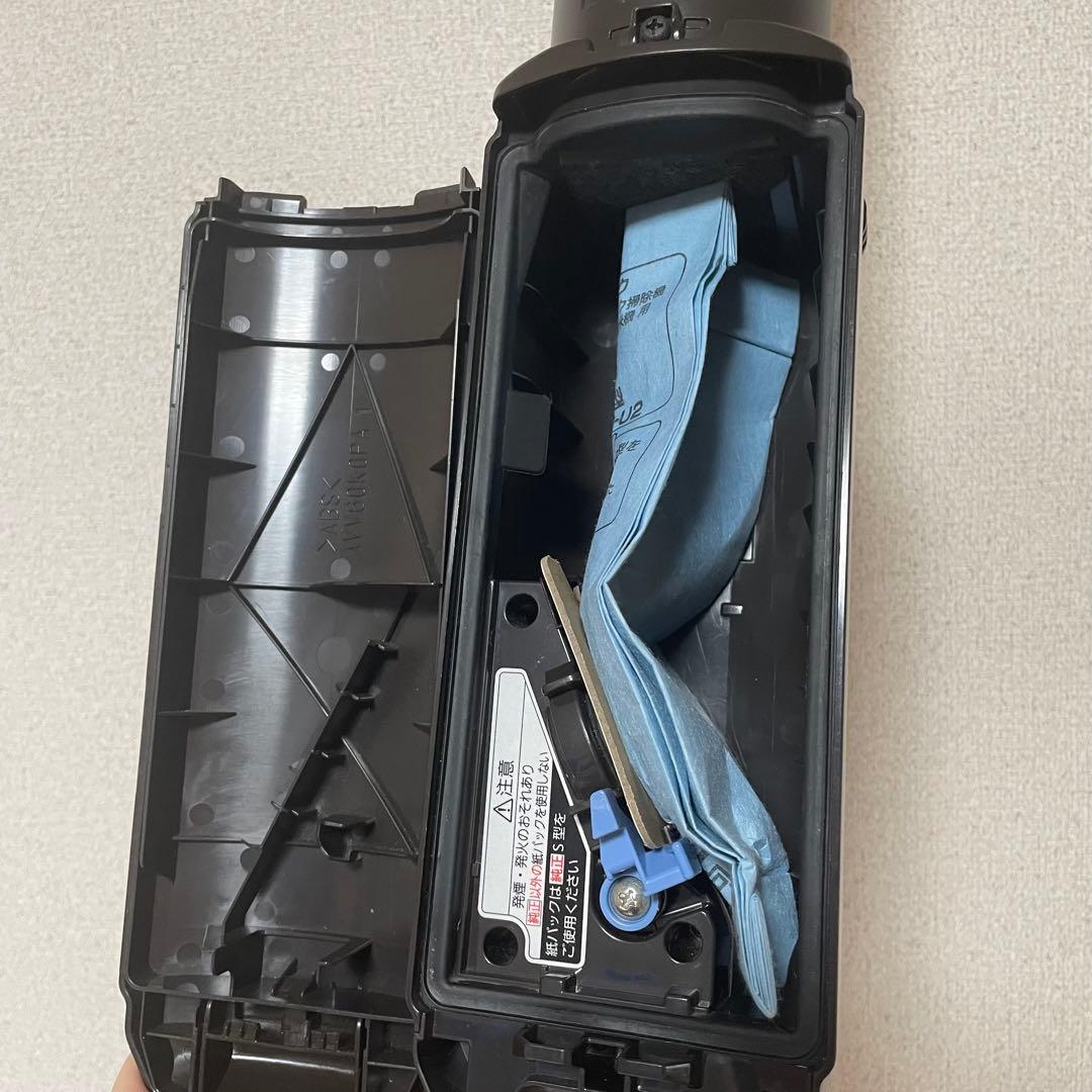 Panasonic　コードレススティック掃除機　MC-PBP101J