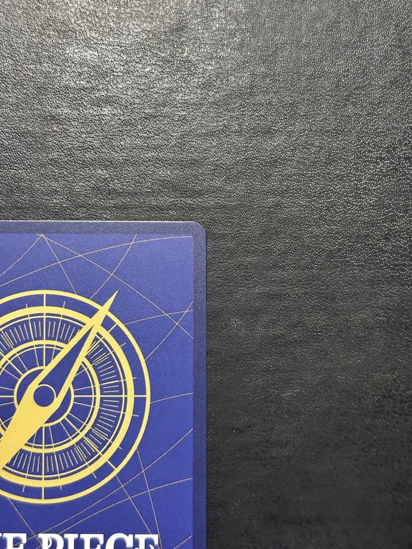 【美品】ワンピースカード　ウタ ストレージボックス 金枠 コンパス パラレル1枚