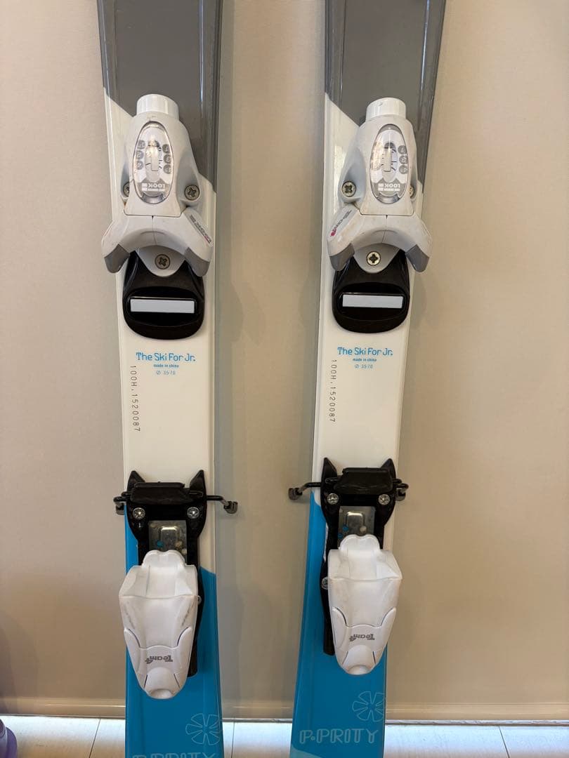 子ども用スキー板とブーツとストック3点セット‼️