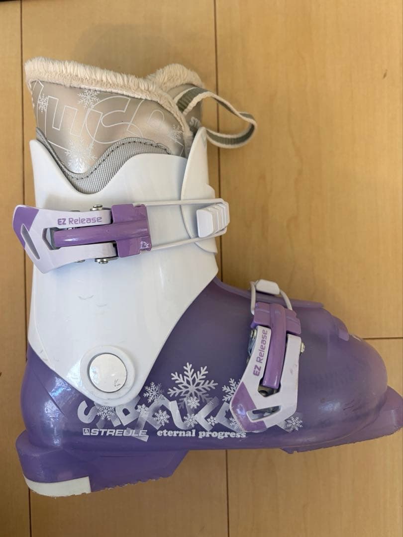 子ども用スキー板とブーツとストック3点セット‼️