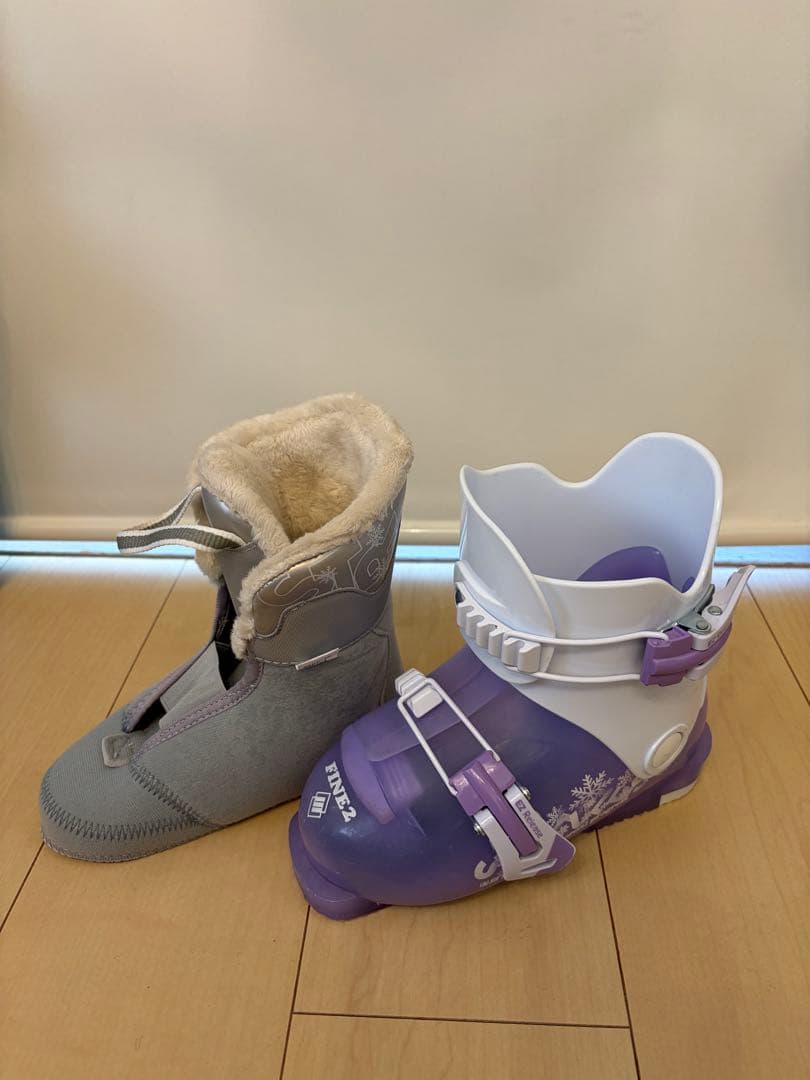 子ども用スキー板とブーツとストック3点セット‼️