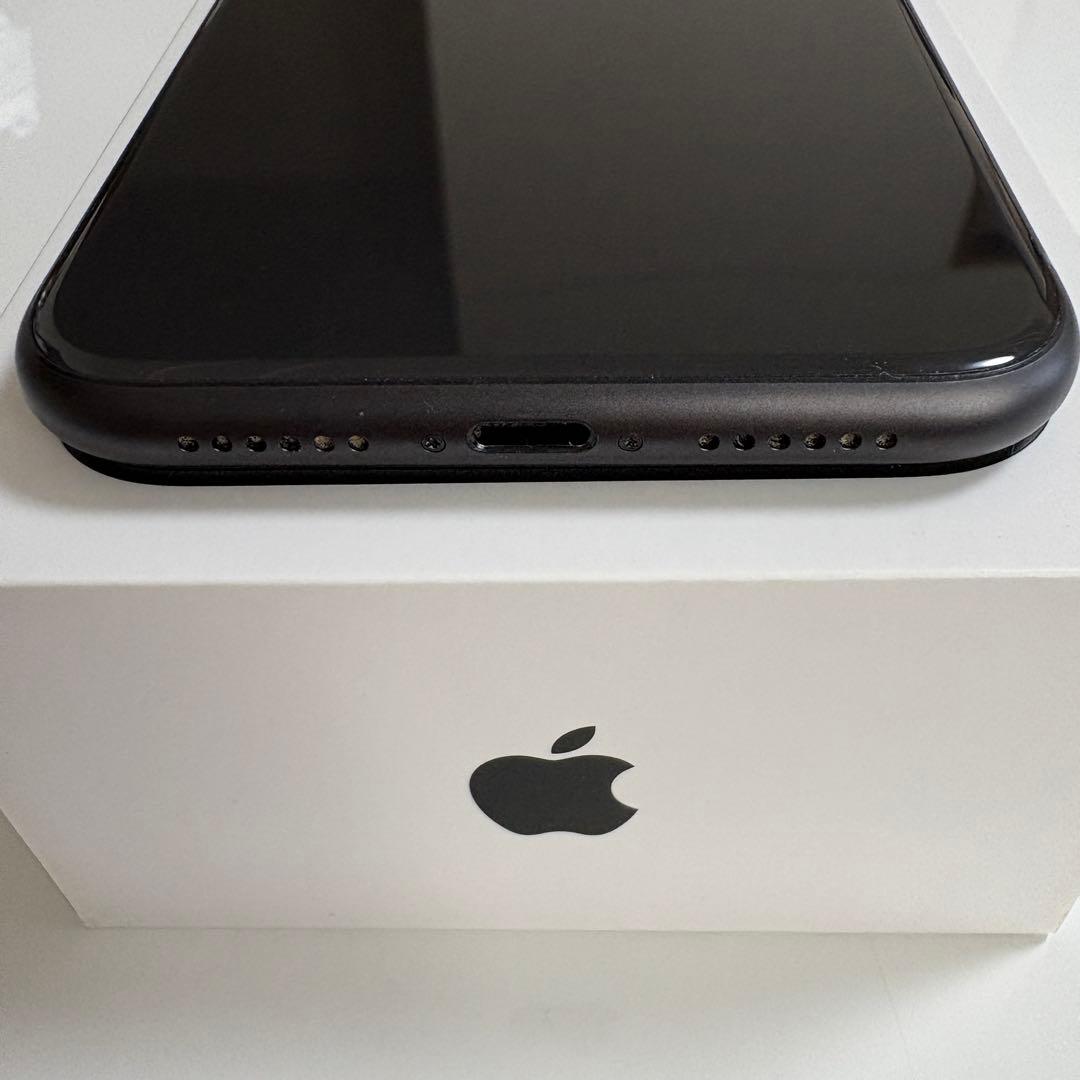 【極美品】iPhone 11 本体 128GB ブラック SIMフリー