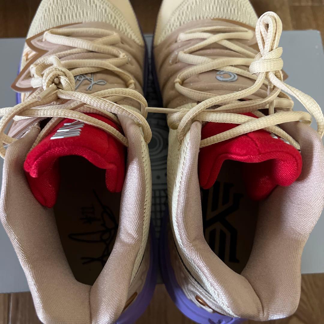 チョモランマ Kyrie 5 Ikhet