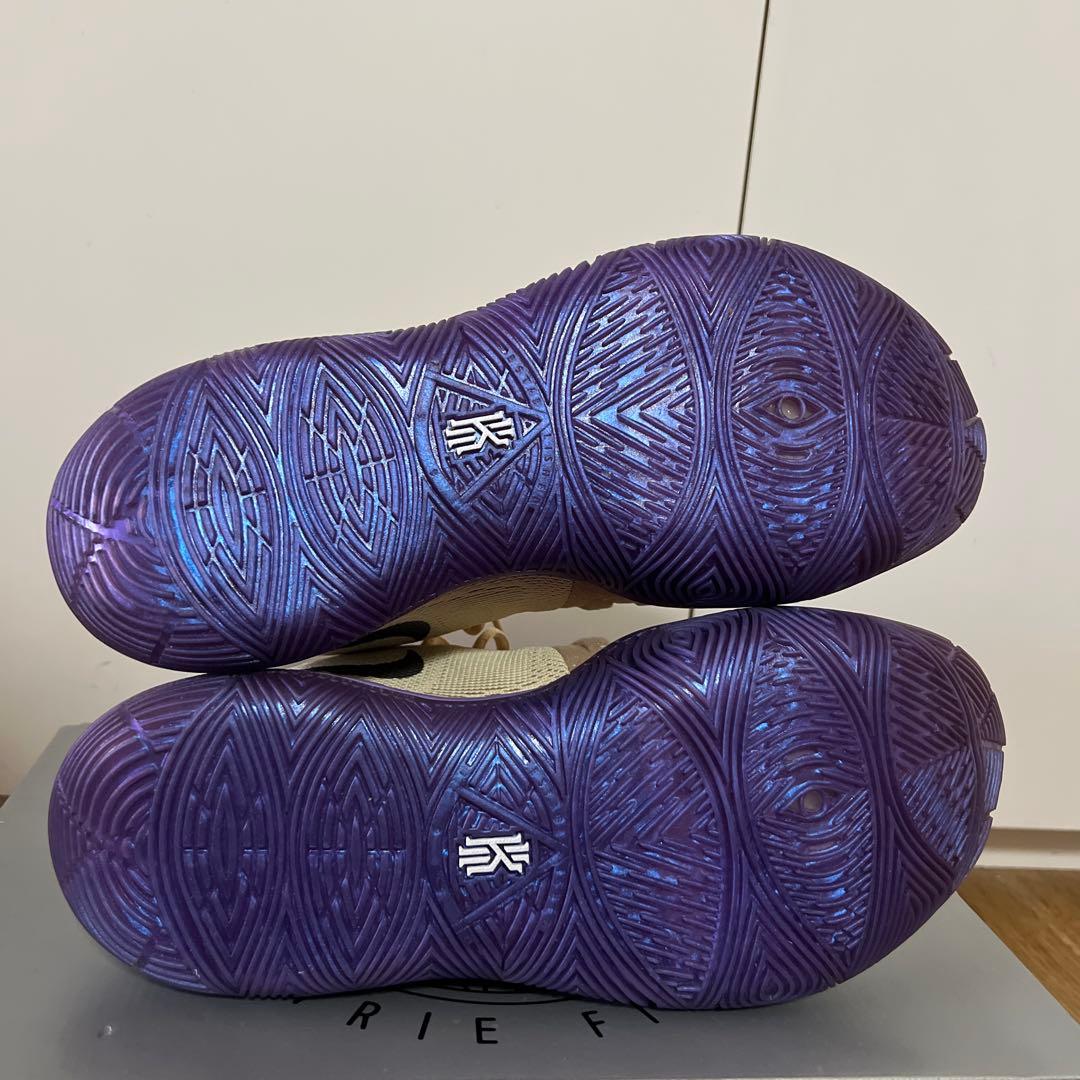 チョモランマ Kyrie 5 Ikhet