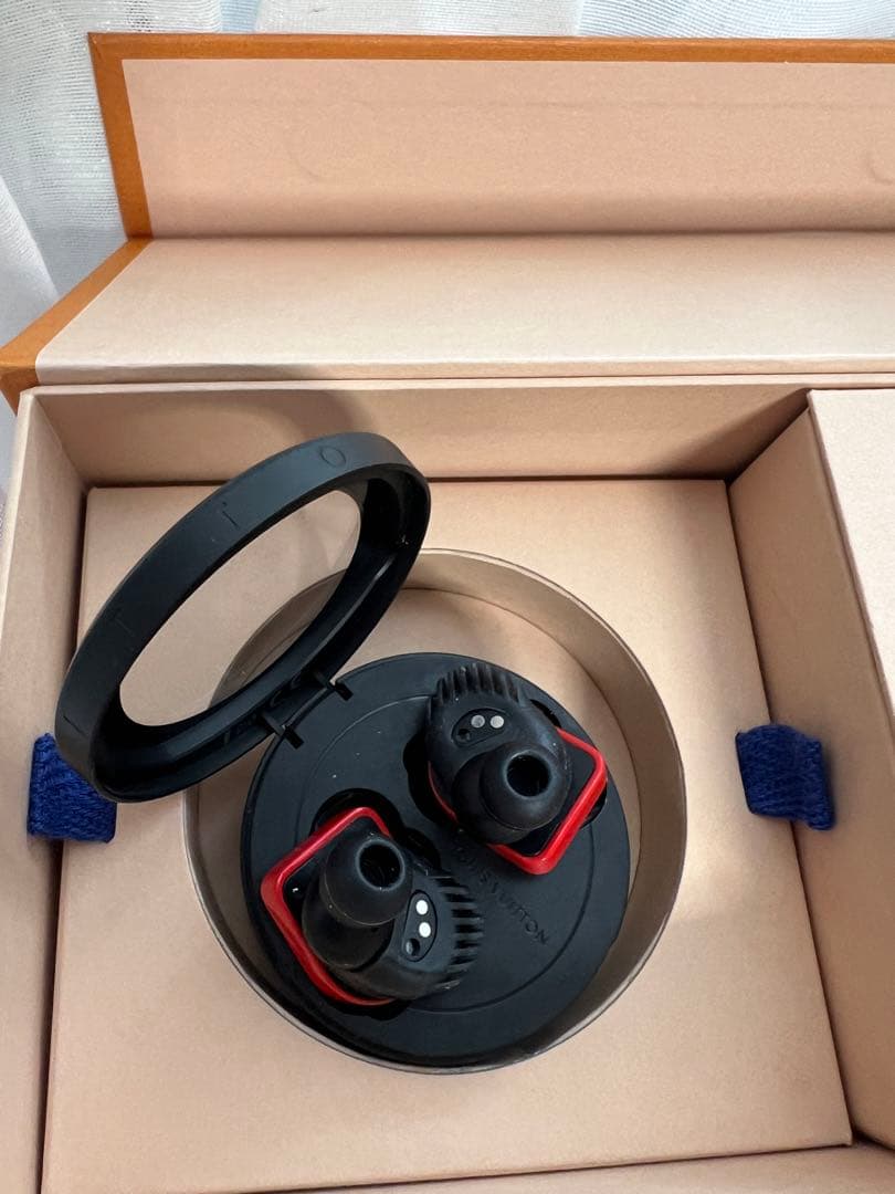 LOUIS VUITTON ルイヴィトン ワイヤレスイヤホン