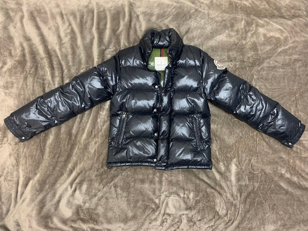 モンクレール、エベレスト(シャイニーブラック)、サイズ0。