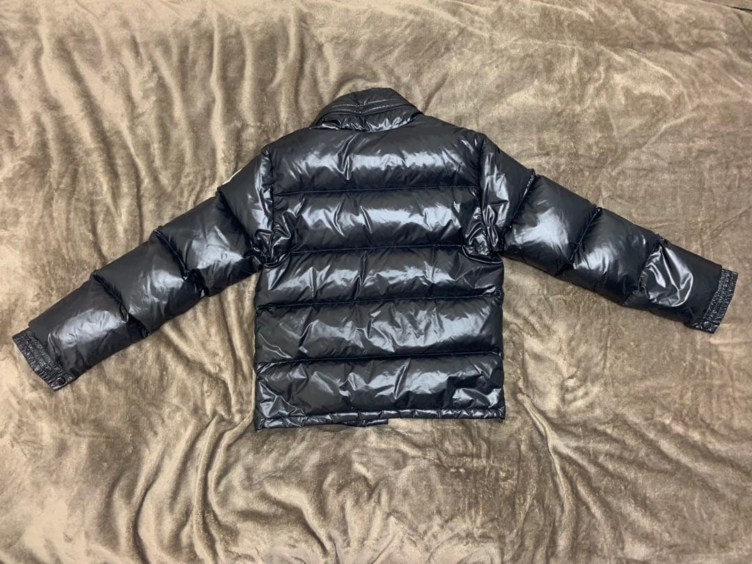 モンクレール、エベレスト(シャイニーブラック)、サイズ0。