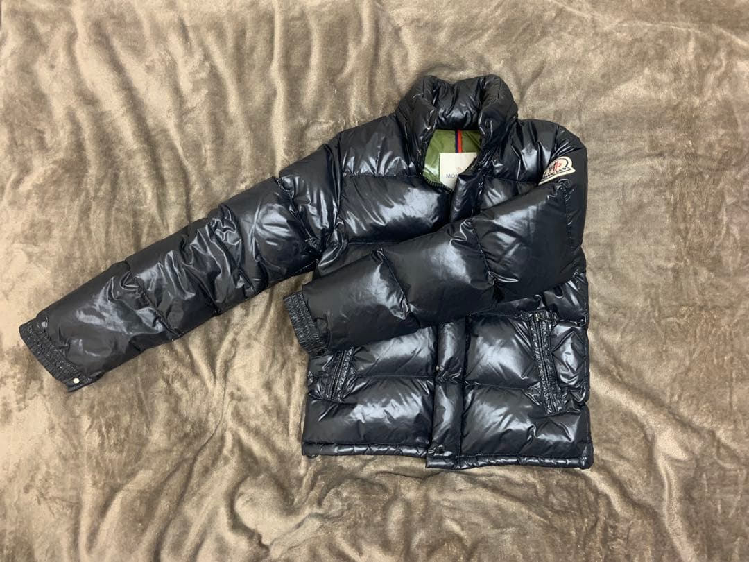 モンクレール、エベレスト(シャイニーブラック)、サイズ0。