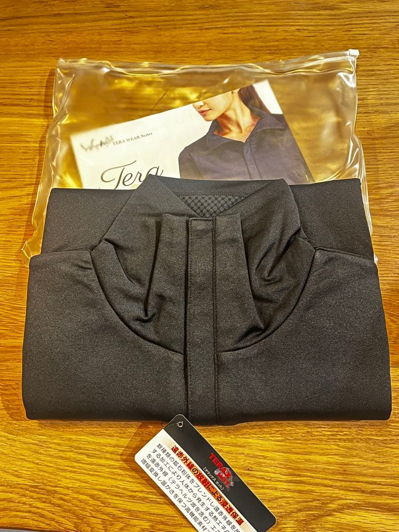 お値下げ　【新品未使用】ヨサ　テラウェア　オープンネック　Lサイズ　上のみ