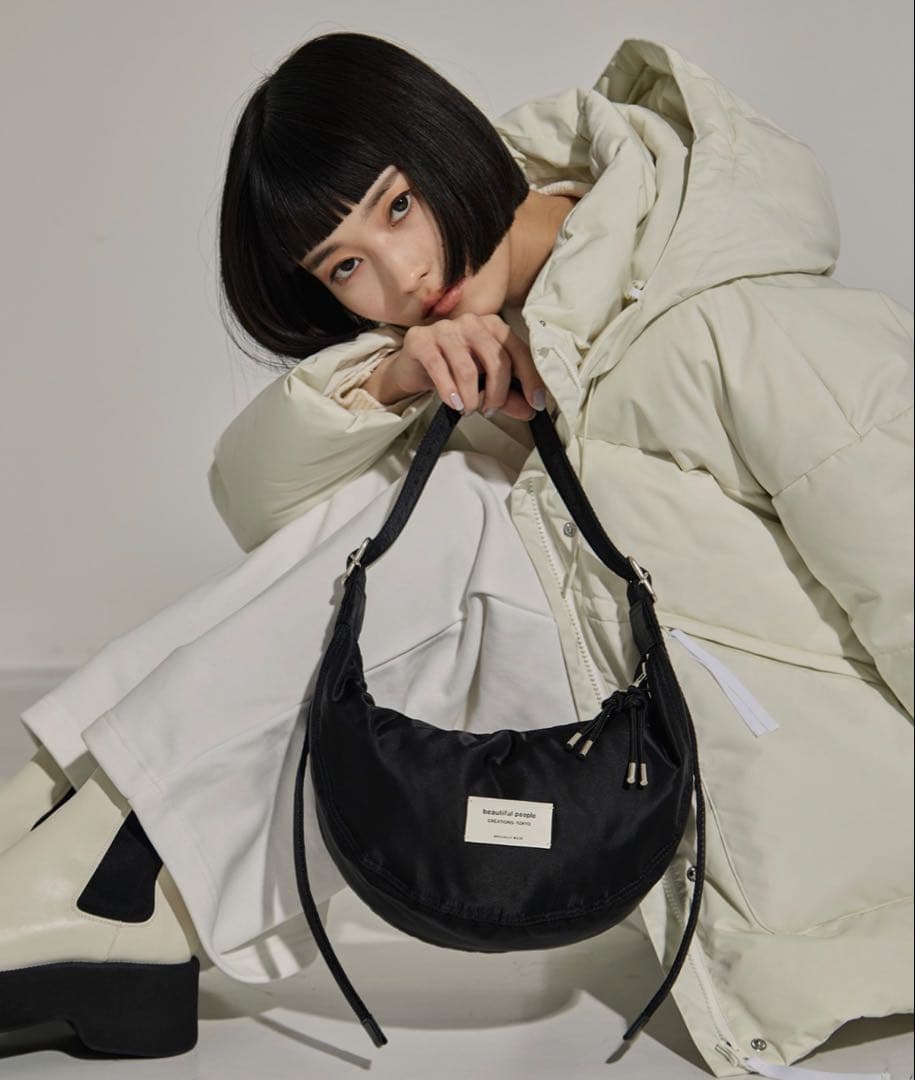 beautiful people NYLONショルダーバッグ/三日月バッグ