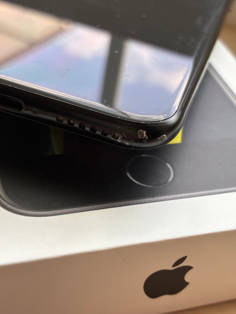 Apple iPhone SE 第2世代　SIMフリー　128GB