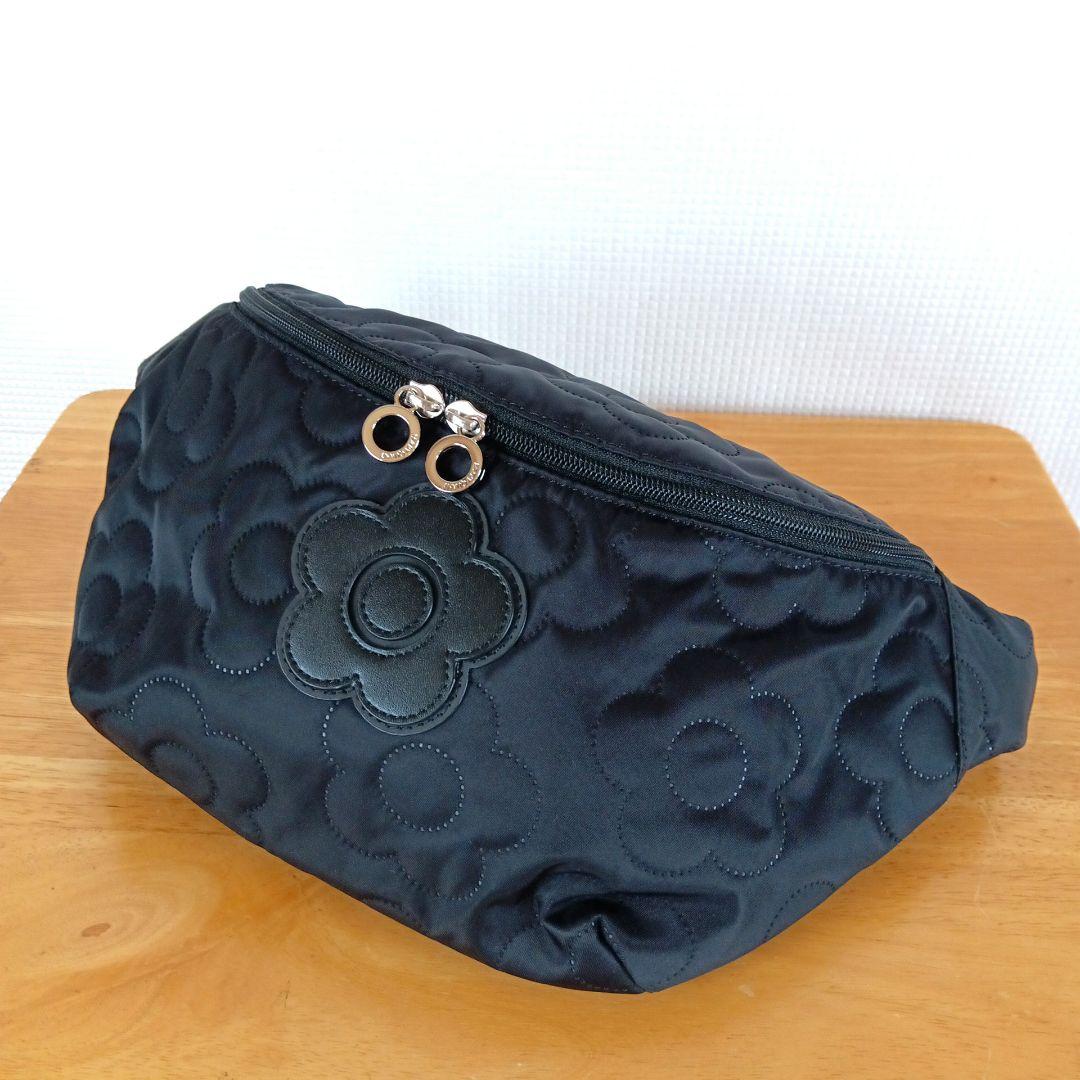 美品◆MARY QUANT ボディバッグ キルティング 花 デイジー ブラック