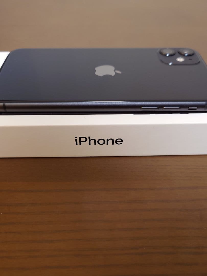 iPhone 11 ブラック 64GB 箱つき