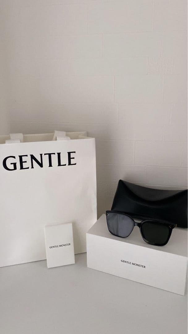 美品 GENTLE MONSTER PIANA サングラス + ショッパー付き