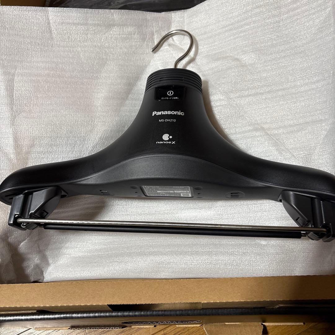 Panasonic ハンガー型脱臭機　ズボン対応可