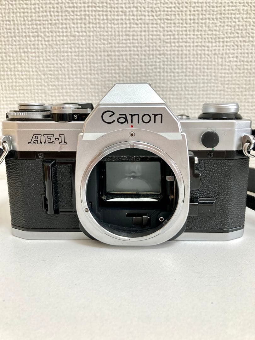 CanonAE-1セット！レンズ3本 ストロボ、レンズフィルター　フィルムカメラ