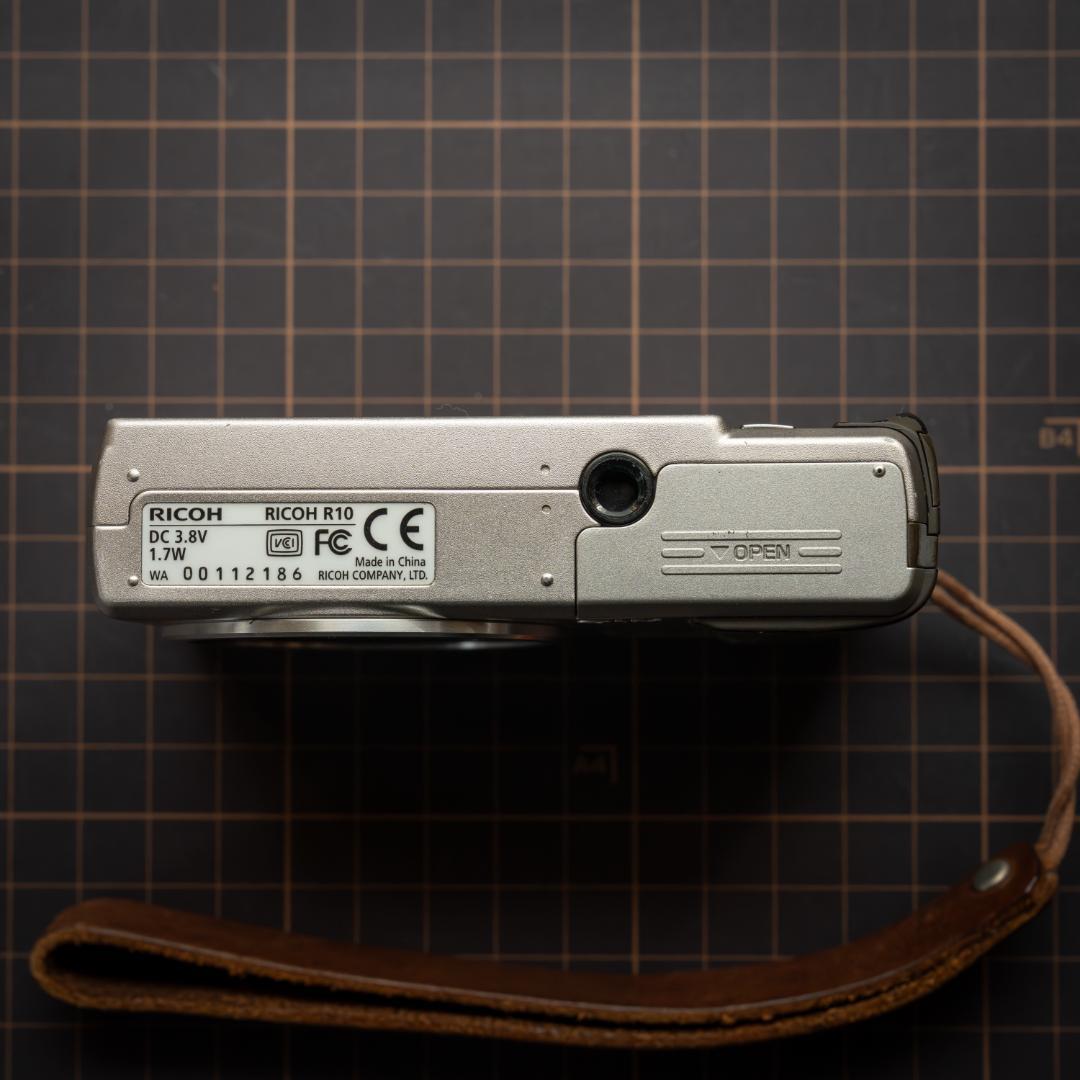 【完動品】RICOH R10（リコー）