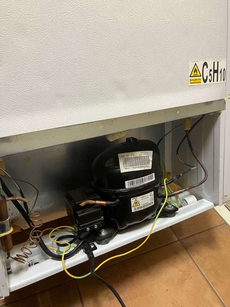 TBUF-168-RH 冷凍ストッカー 前扉 168L 単相100V 冷凍庫