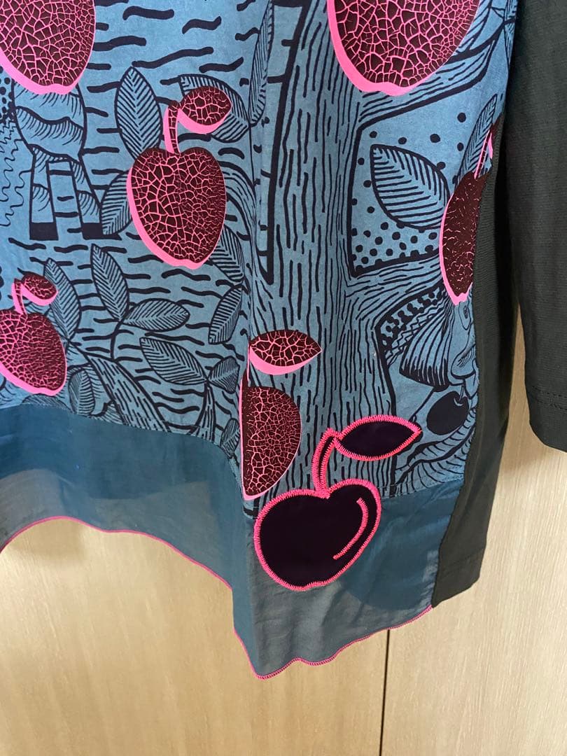 オレボレブラ　長袖トップス