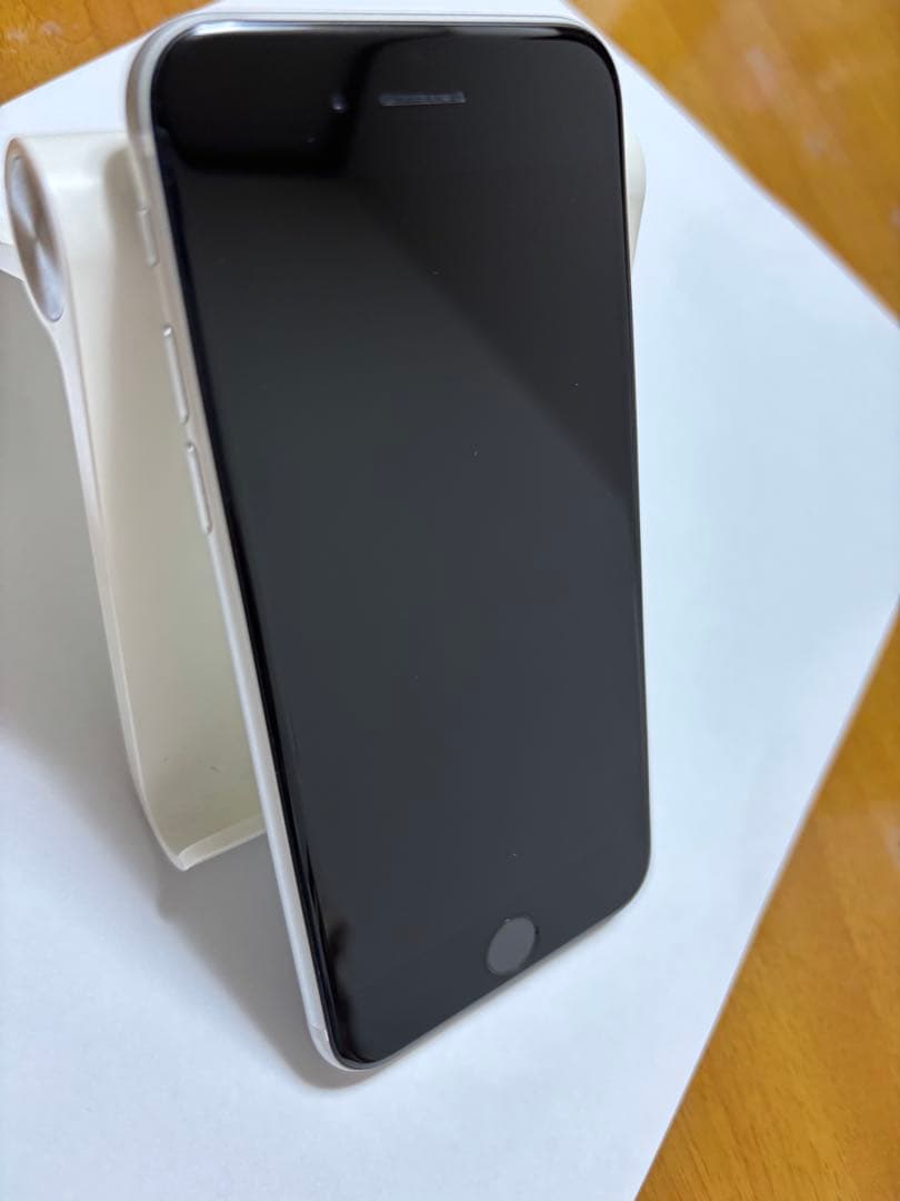 iPhone SE（第二世代） 128G ホワイトSIMフリー　アップルストア