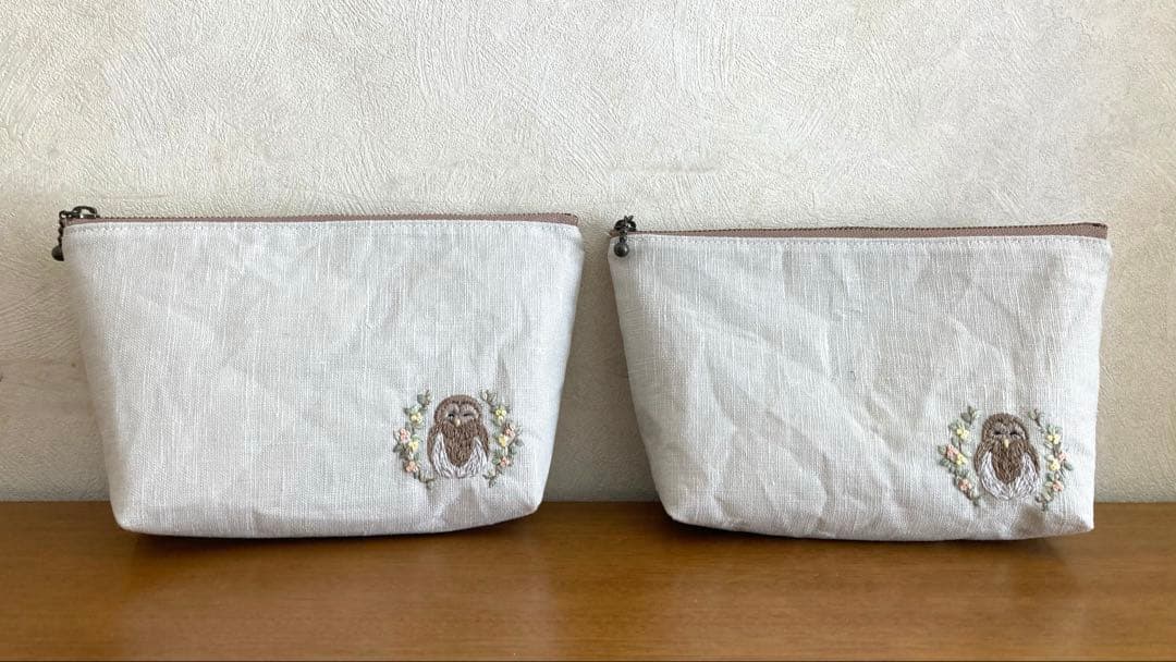 ハンドメイド手刺繍ショルダーバッグとポーチ