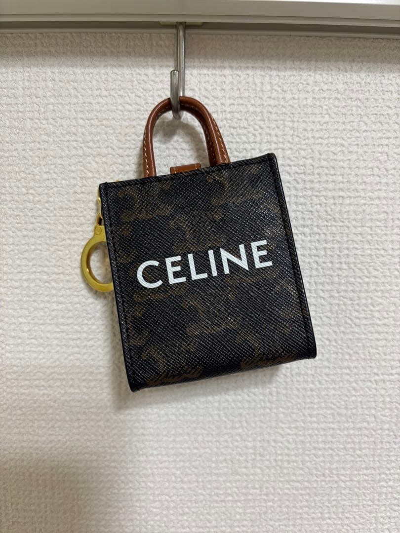 CELINE セリーヌ キーホルダー・キーチャーム マイクロ バーティカル　カバ