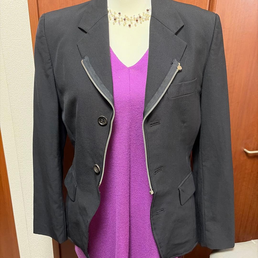 ジッパー付きブラックテーラードジャケット