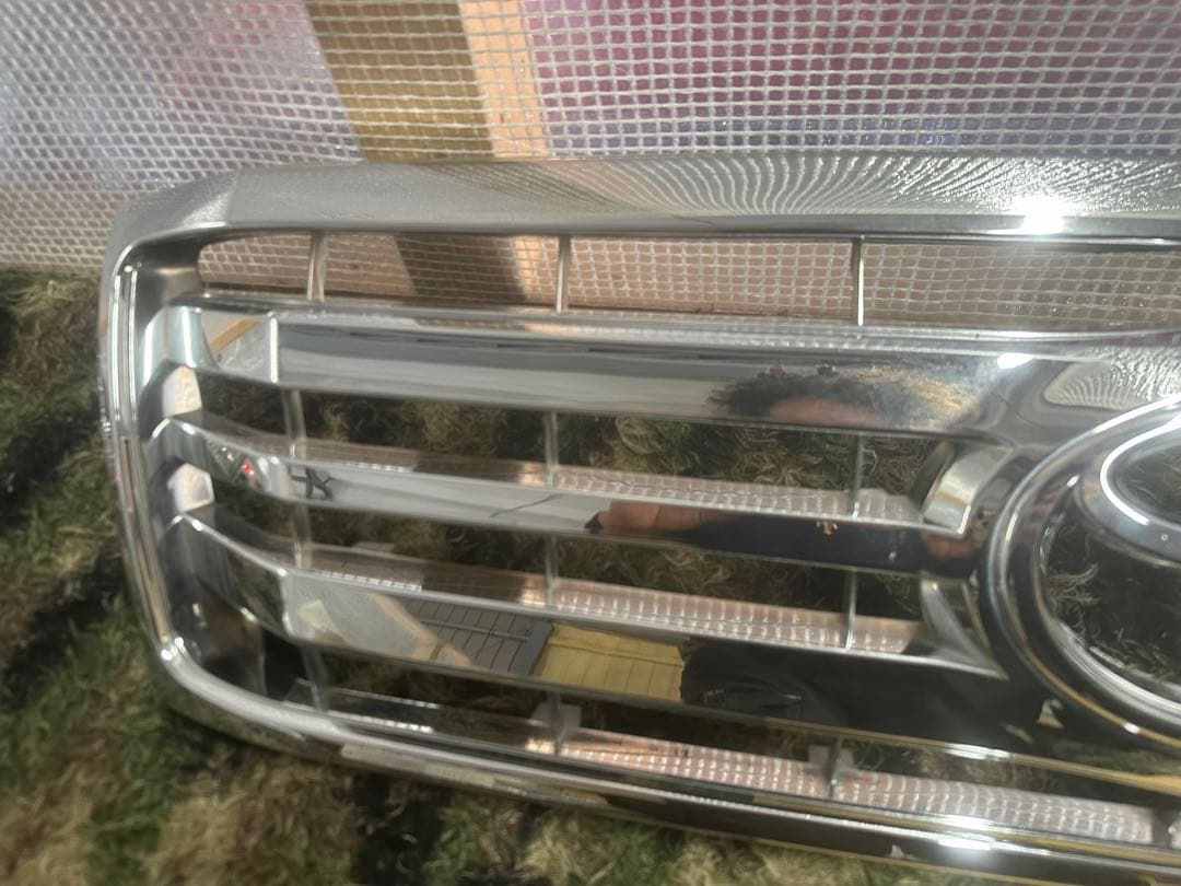 ランドクルーザー100フロントグリル　HDJ101K　ラジエーターグリル