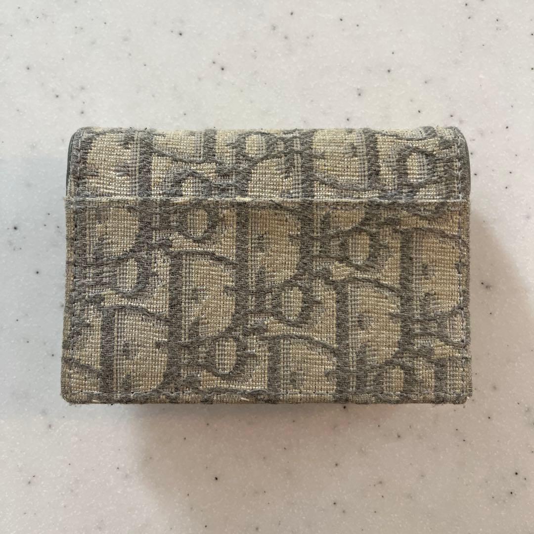 SADDLE フラップ カードホルダー