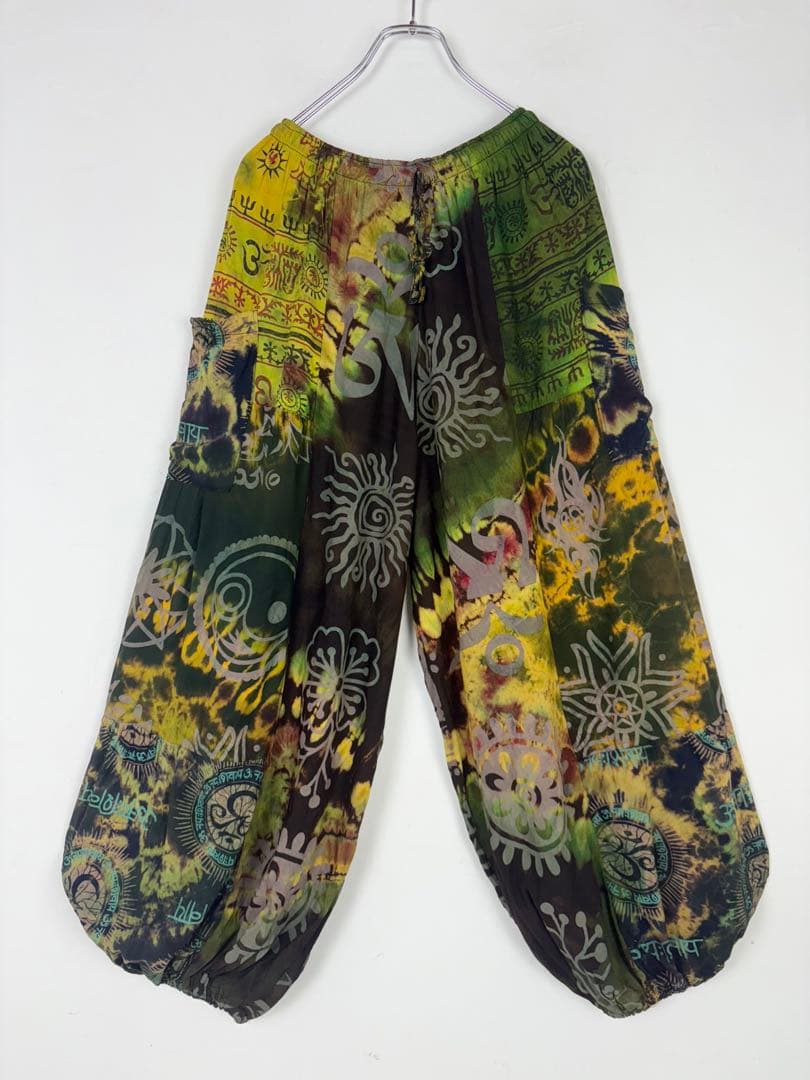 【新品】レーヨンアラジンパンツ　ヒンディー文字　タイダイ染め　F370