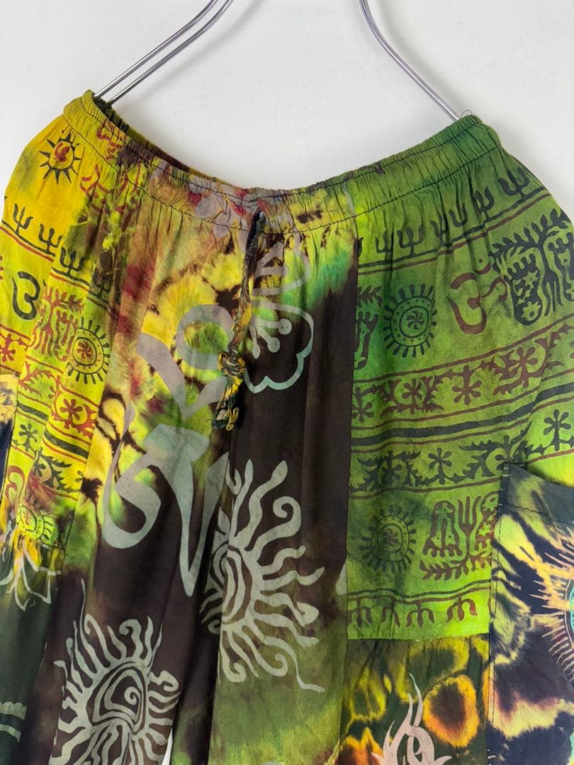 【新品】レーヨンアラジンパンツ　ヒンディー文字　タイダイ染め　F370