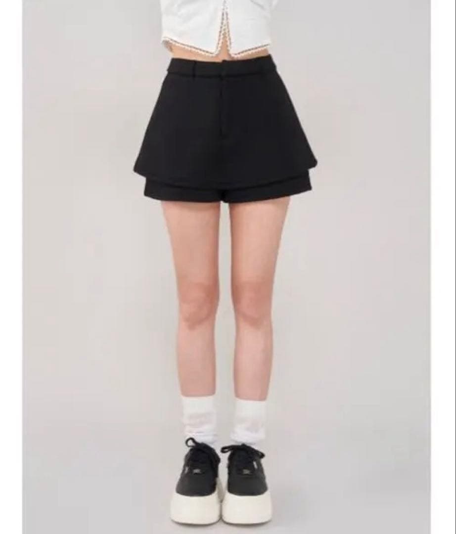 ダーリッチ　シルエットカットスカートライクショートパンツ