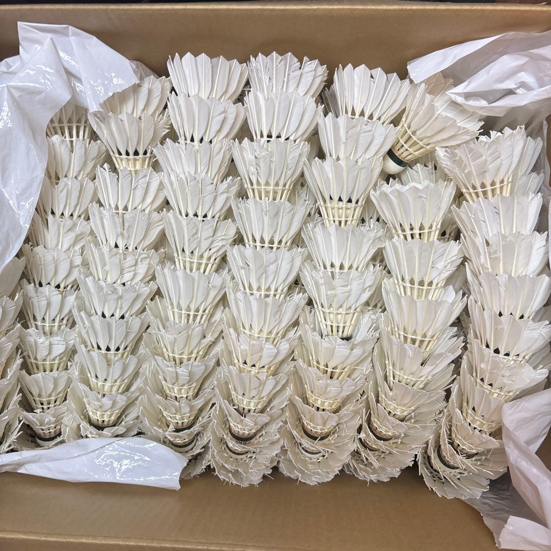 バドミントン中古シャトル 約400個　ほぼエアロセンサ700