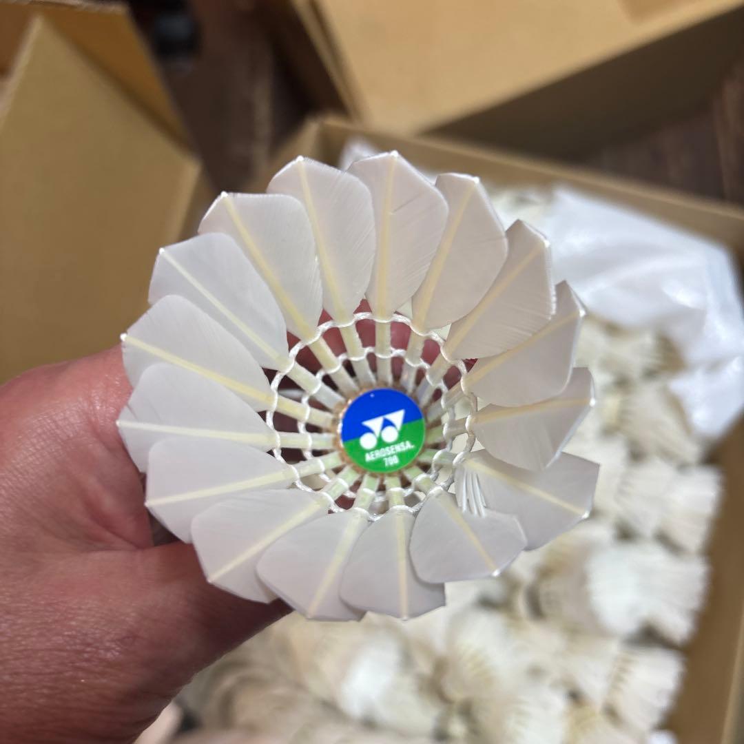 バドミントン中古シャトル 約400個　ほぼエアロセンサ700