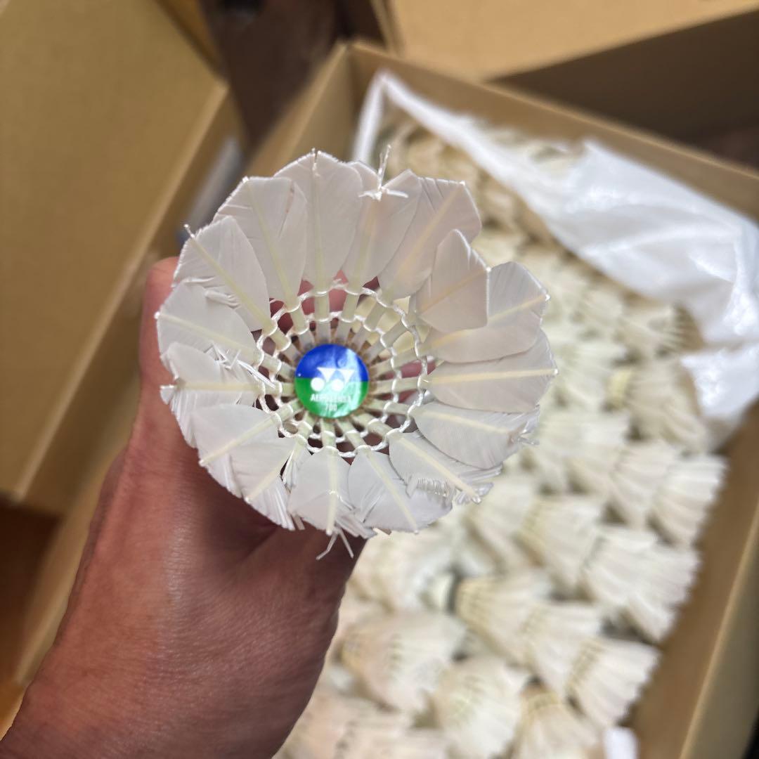 バドミントン中古シャトル 約400個　ほぼエアロセンサ700