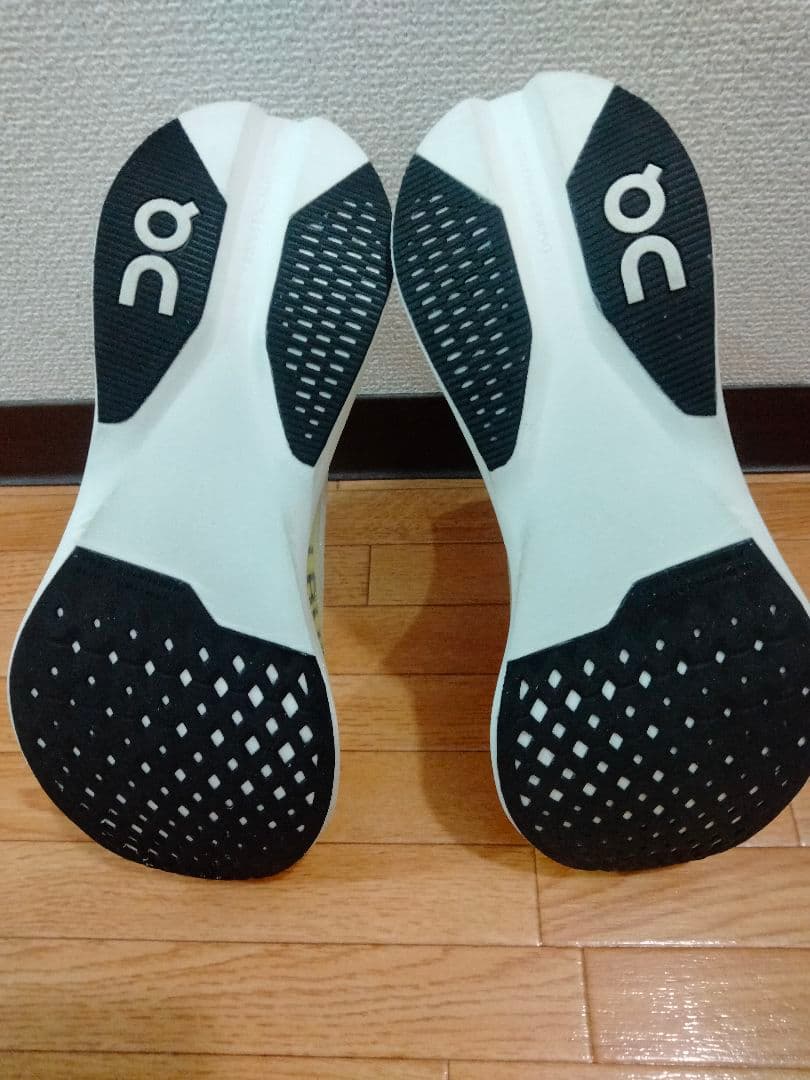 (本日限定値下げ)On(オン) CloudboomStrikels 25cm