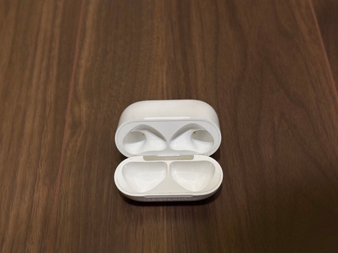 AirPods4 本体＋ケース　アクティブノイズキャンセリング搭載
