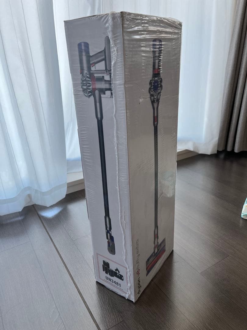 H*O様 未使用 dyson v8 fluffy extra