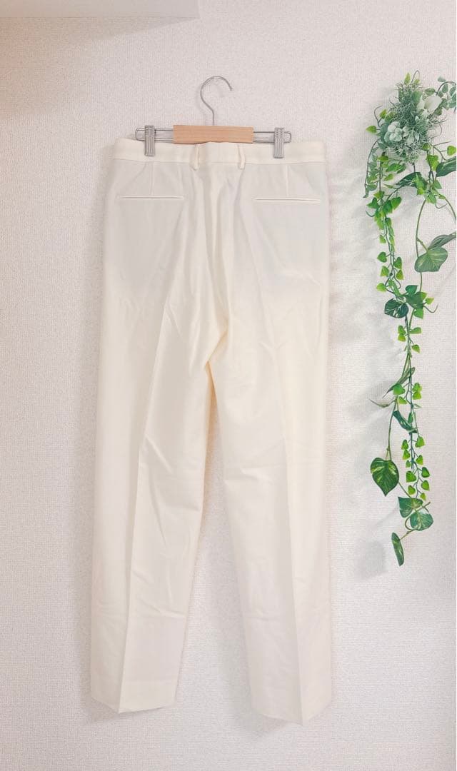 新品タグ付き　Cellar Door センタープレスストレートパンツ　イタリア製